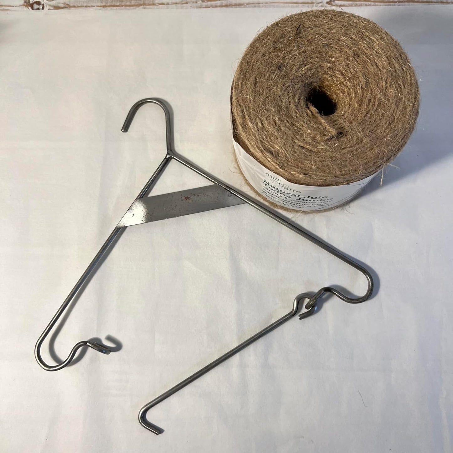Thorness Cast iron hanging jute string dispenser garden accessory | Garden accessory | Supplied with 375m Natural Jute Twine, 18cm (H) x 20cm (W), 30263