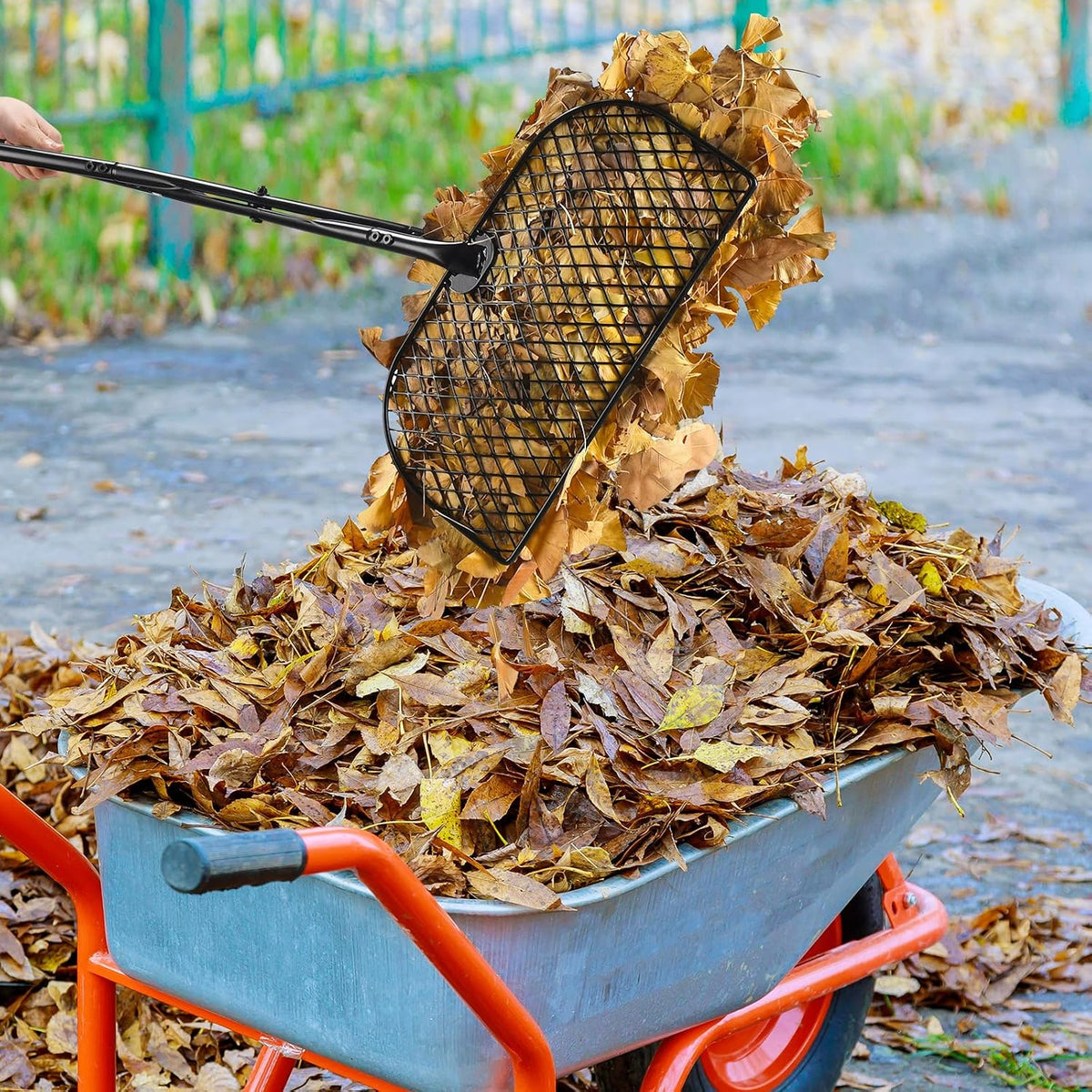 Leaf Grabber Rake with Long Handle, Lightweight Metal Leaves Rakes, Leaf Collector for Gardening, Leaf and Grass Picker Upper, Efficient and Labor-Saving Yard Rake Leaf Grabber No Bending Over