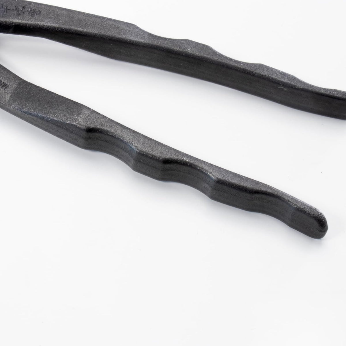 Wazakura Hand Forged Bonsai Root Cutter MADE IN JAPAN 6.7 inch (170 mm), Black Carbon Steel Bonsai Tree Cutter for Branch and Roots, Multipurpose Japanese Gardening Tools