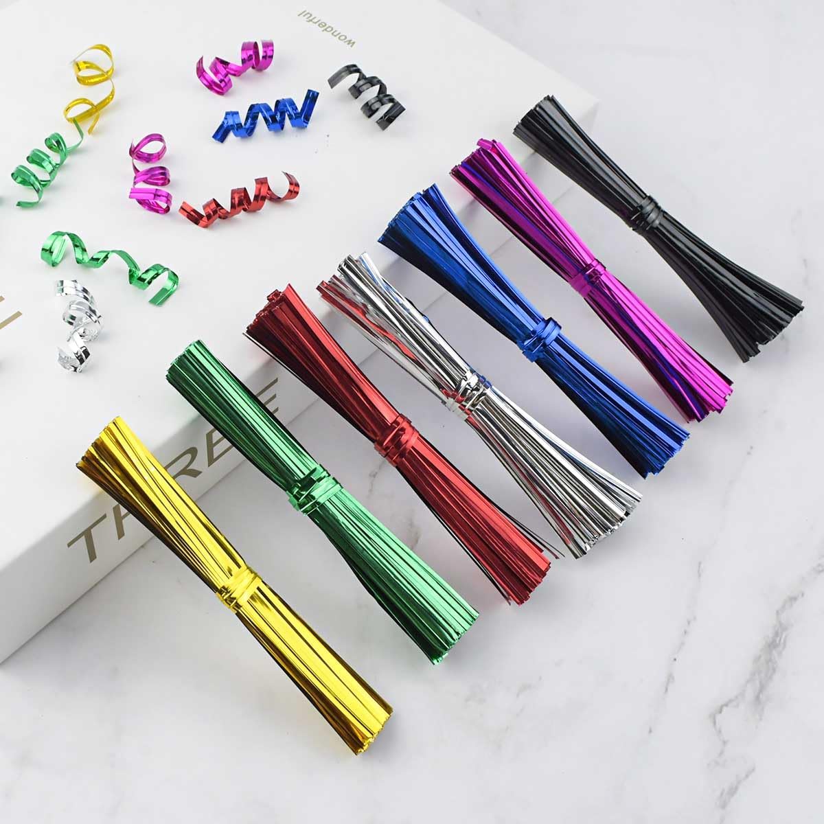 700 Pcs Bags Twist Tie Bread Ties for Party Twist Ties for Bag Metallic Twist Ties for Candy Bags Coffee Bags Plastic Bags Bread Bags Treat Bags Cake Pops Gift Wrapping Bags Foil Twist Ties (7 Colors)