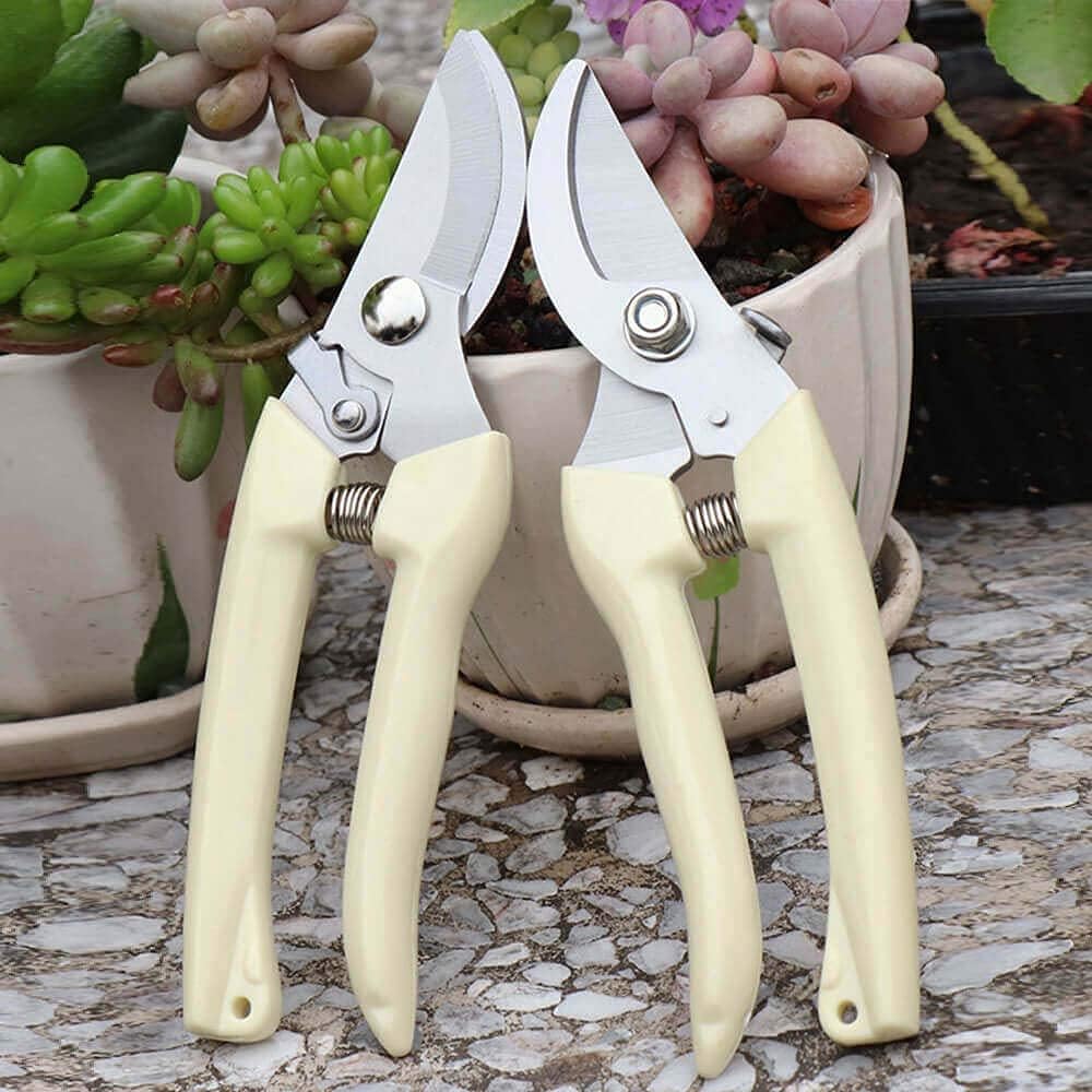 Wood Handle Pruning Shears, SK-5 Steel Blade, 1-inch Cutting Capacity, Sharp, Well Designed Garden Shears, 8"