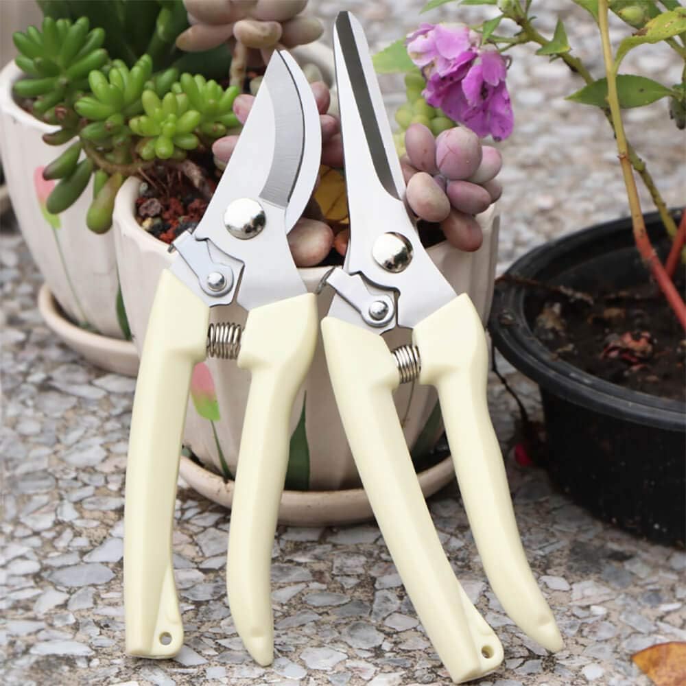 Wood Handle Pruning Shears, SK-5 Steel Blade, 1-inch Cutting Capacity, Sharp, Well Designed Garden Shears, 8"