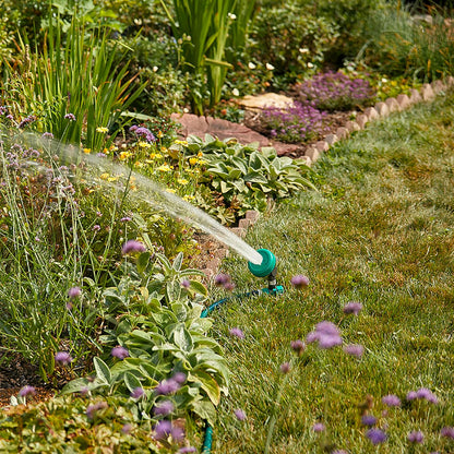 Adjustable Spot Sprinkler with Spike Base, Pivoting Multi Pattern Sprinkler Head for Targeted Coverage in Flower Beds and Vegetable Gardens