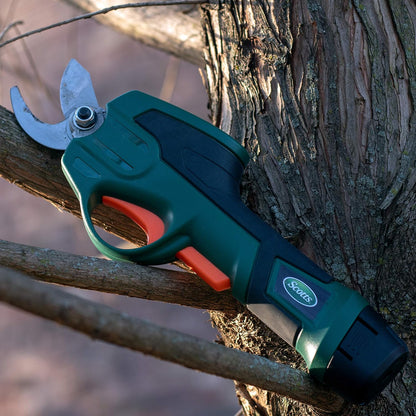 PR17216PS 7.2-Volt Cordless Power Pruner with Extension Pole