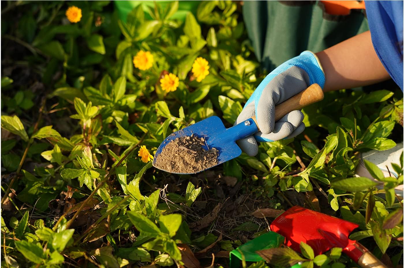 Kidz Gardening Set -Real Metal Gardening Tools Kit for Childrenz Includes Sturdy Shovel,Rake,Fork,Trowel,Kidz Garden Kit with Sun Hat,Apron,Gloves,Tote Bag,Sprayer and Bucket,Outdoor Gardening Gifts