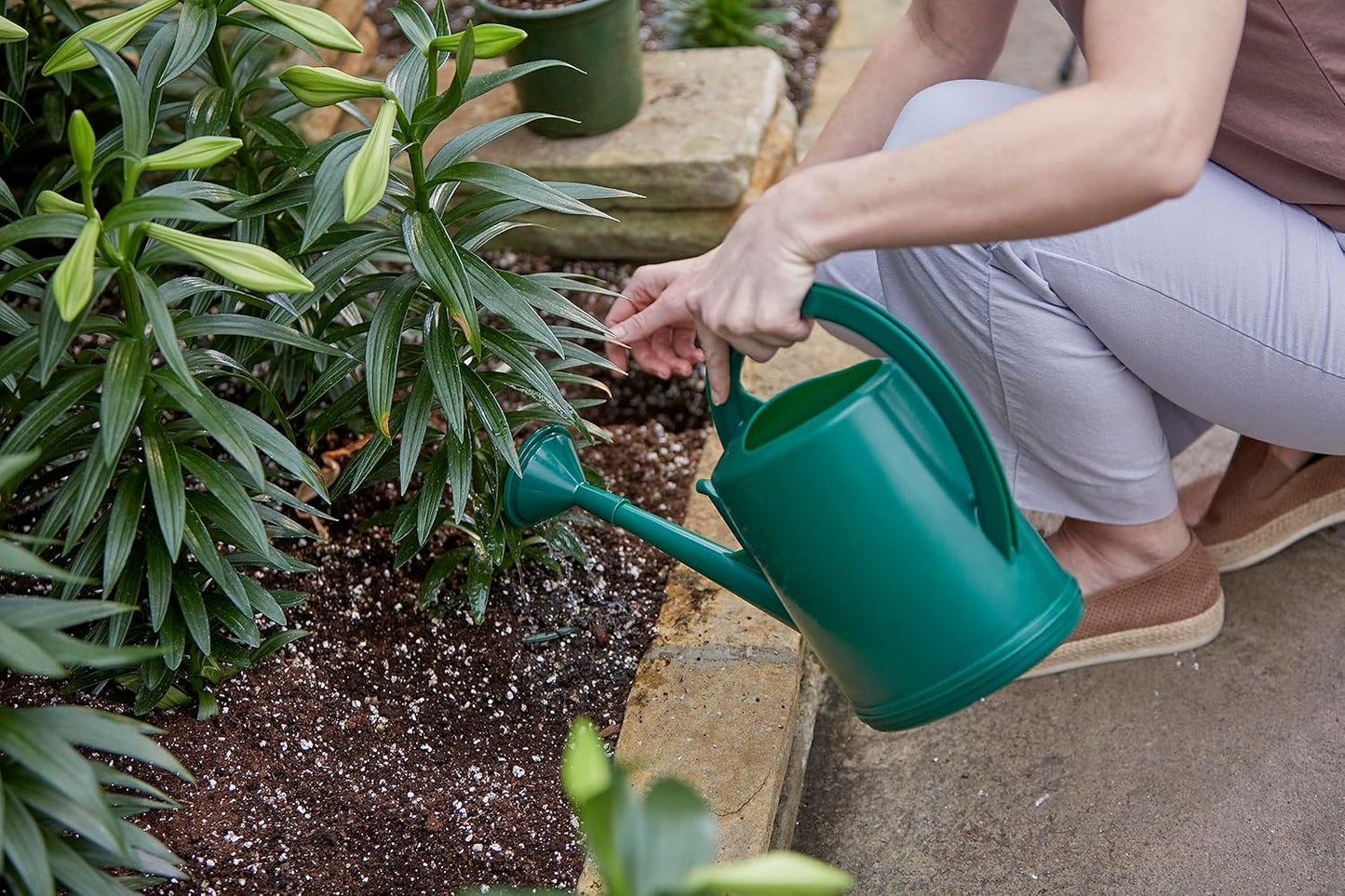 Durable Swiss Watering Can with UV Protection, Ergonomic Handle for Indoor/Outdoor Gardening, Made in Switzerland (4 Liter, Green)