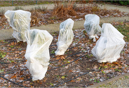 6 Pcs Plant Covers Freeze Protection Winter Frost Blanket for Outdoor Plant Bag 23.6 x 31.5 Inch, 31.5 x 39.4 Inch Shrub Jacket with Drawstring Reusable Frost Cloth for Cold Weather Fruit Tree