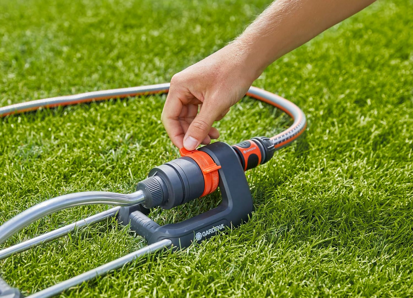 AquaZoom S Rectangular oscillating Sprinkler: Sprinkler for Watering Areas of 9–150 m², Range 3–15 m, Spread 3–10 m, Built-in Metal Filter (18710-20)