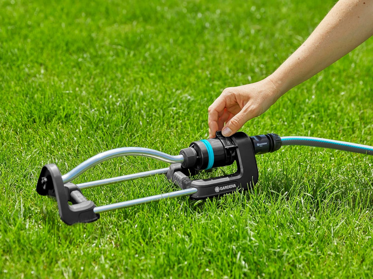 AquaZoom S Rectangular oscillating Sprinkler: Sprinkler for Watering Areas of 9–150 m², Range 3–15 m, Spread 3–10 m, Built-in Metal Filter (18710-20)
