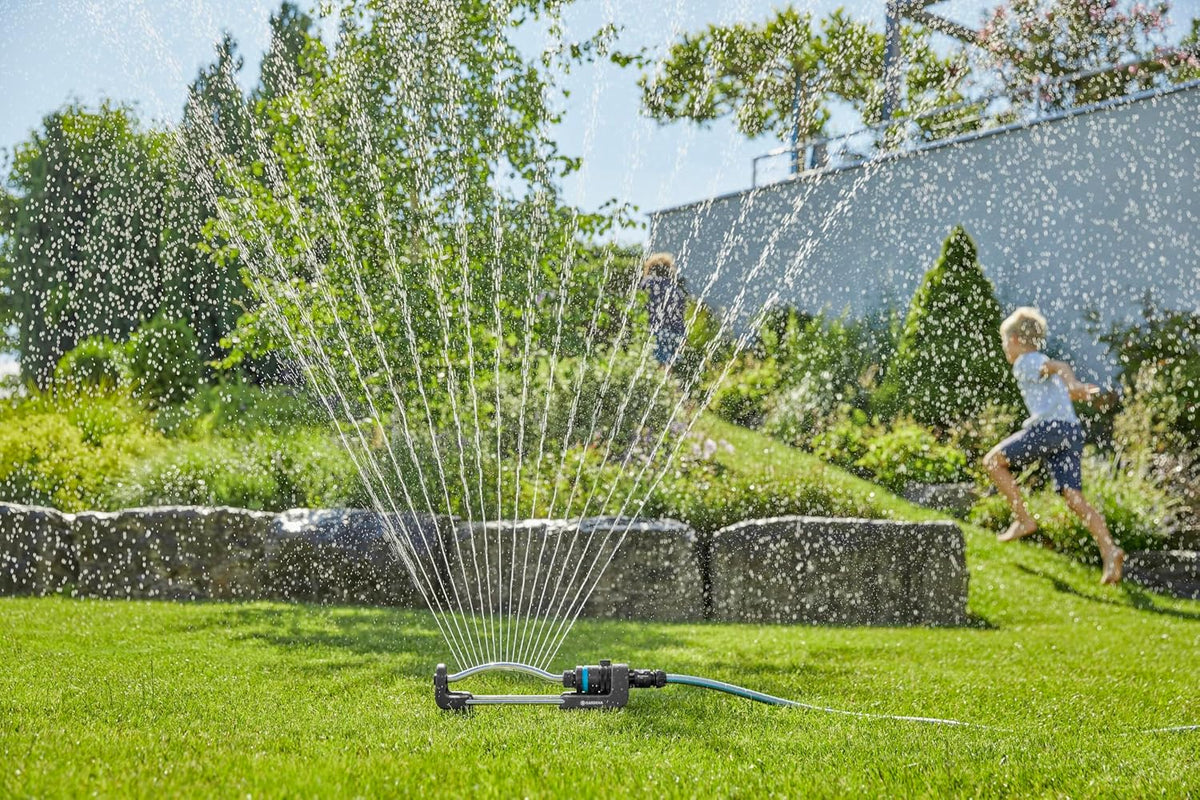 AquaZoom S Rectangular oscillating Sprinkler: Sprinkler for Watering Areas of 9–150 m², Range 3–15 m, Spread 3–10 m, Built-in Metal Filter (18710-20)