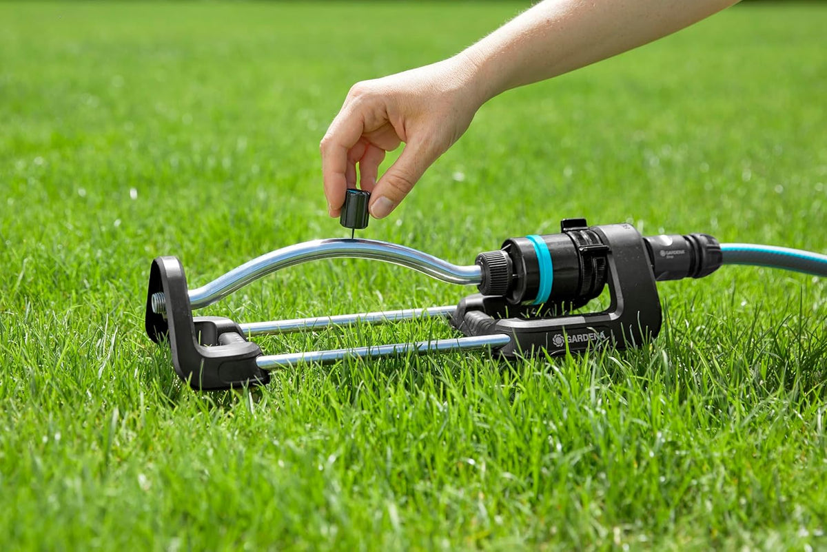 AquaZoom S Rectangular oscillating Sprinkler: Sprinkler for Watering Areas of 9–150 m², Range 3–15 m, Spread 3–10 m, Built-in Metal Filter (18710-20)