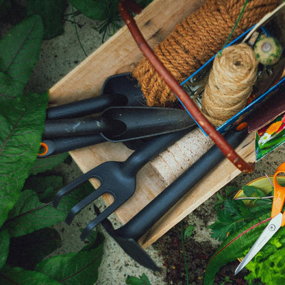 Eco Trowel with Curved Spade, Ergonomic Handle, UV Resistance, Durable, Eco-Friendly Tool for Planters and Garden Beds