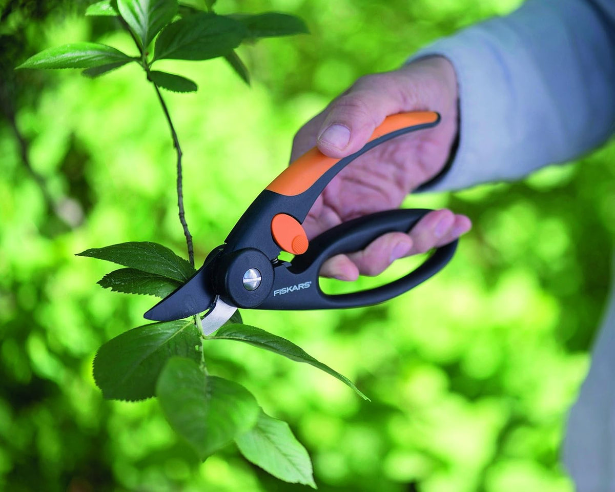 Fingerloop Pruner Bypass P44, Cutting Diameter: 2 cm, Steel Blades with Non-Stick Coating, Length: 20 cm, Black/Orange, 1001534