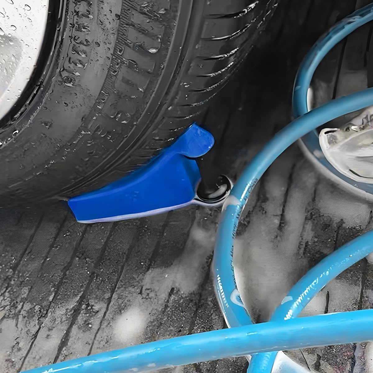4PCS Car Hose Guide, Vehicle Detailing Cleaning Tools Hose Guides Preventing Wash Stuck Under The Tires, Automotive Wheel Rolling System Tool for Washing, Universal Fit (Red)
