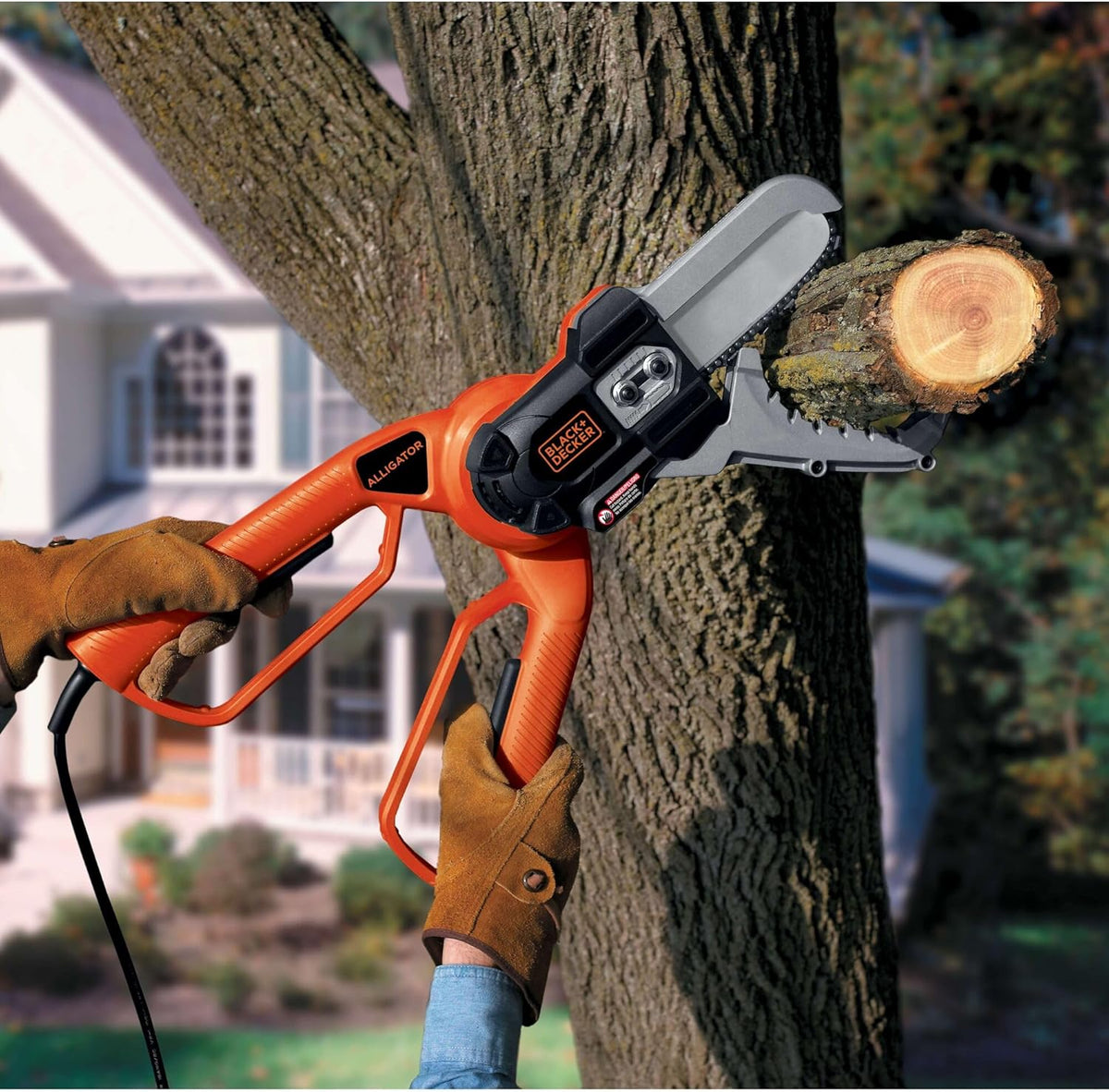 BLACK+DECKER Lopper Chain Saw, 4.5-Amp Pruner, Loppers for Tree Trimming Heavy Duty (LP1000)