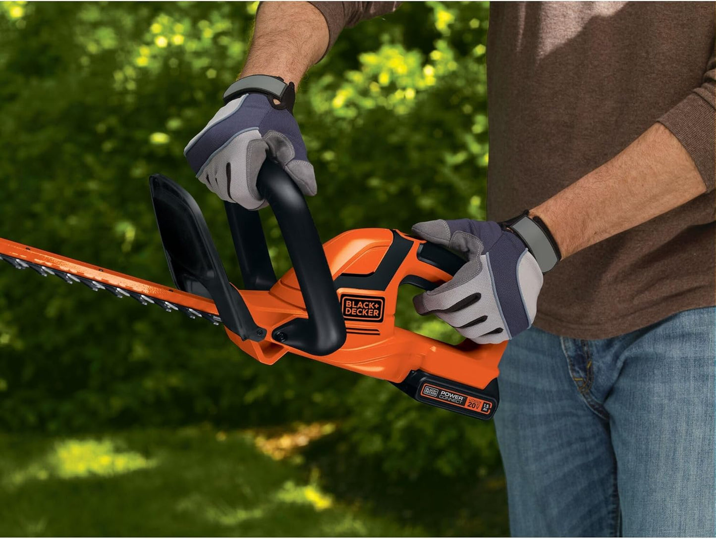 BLACK+DECKER 20V MAX Cordless Hedge Trimmer, Battery and Charger Included, 22 Inch Steel Blade Lightweight Bush Trimmer, Soft Grip, Less Vibration (LHT2220)