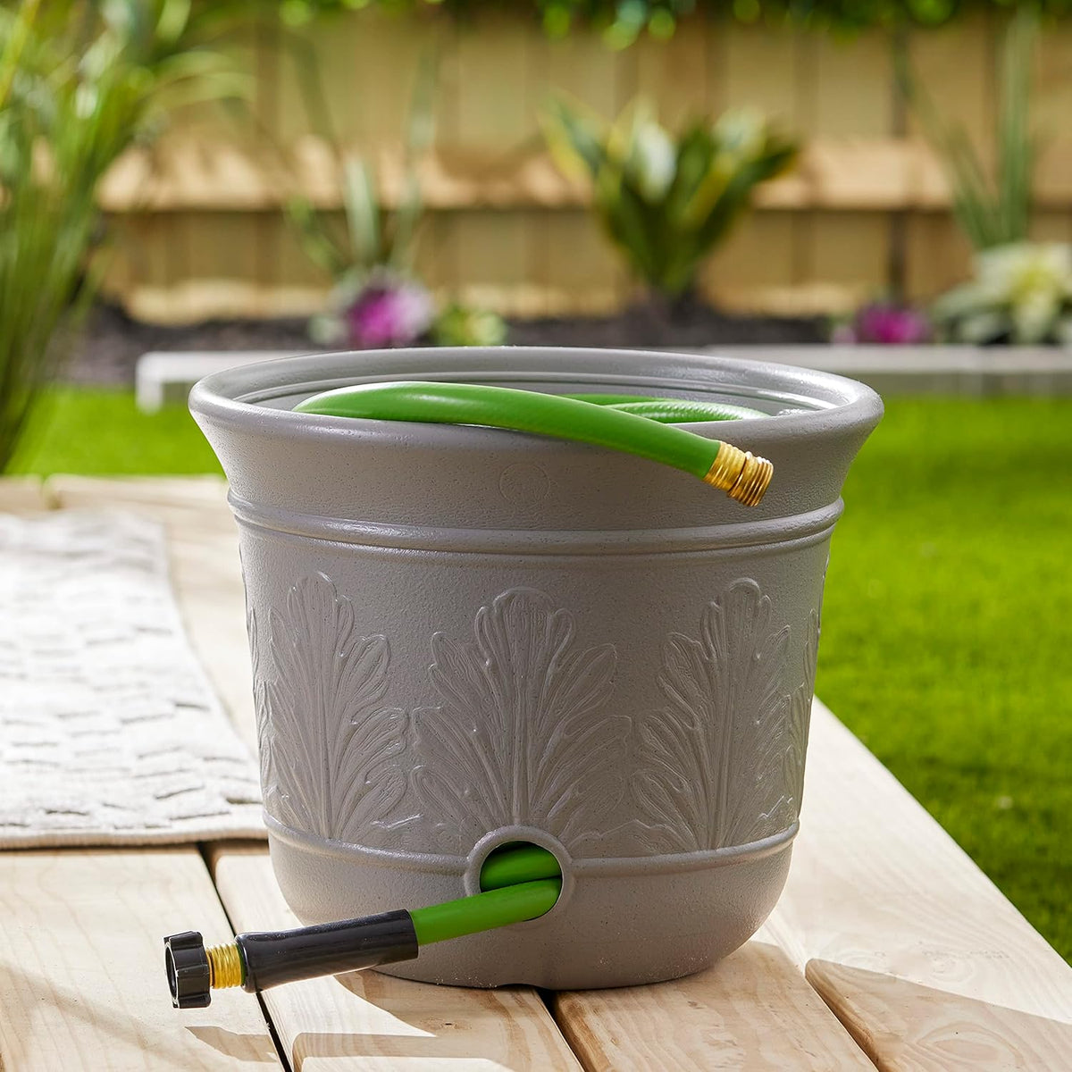 Suncast 300 Foot Heavy Duty 5 Gallon Decorative Plastic Hose Pot for Expandable and Lightweight Hoses, Ideal for Garden, Patio and Backyard Use