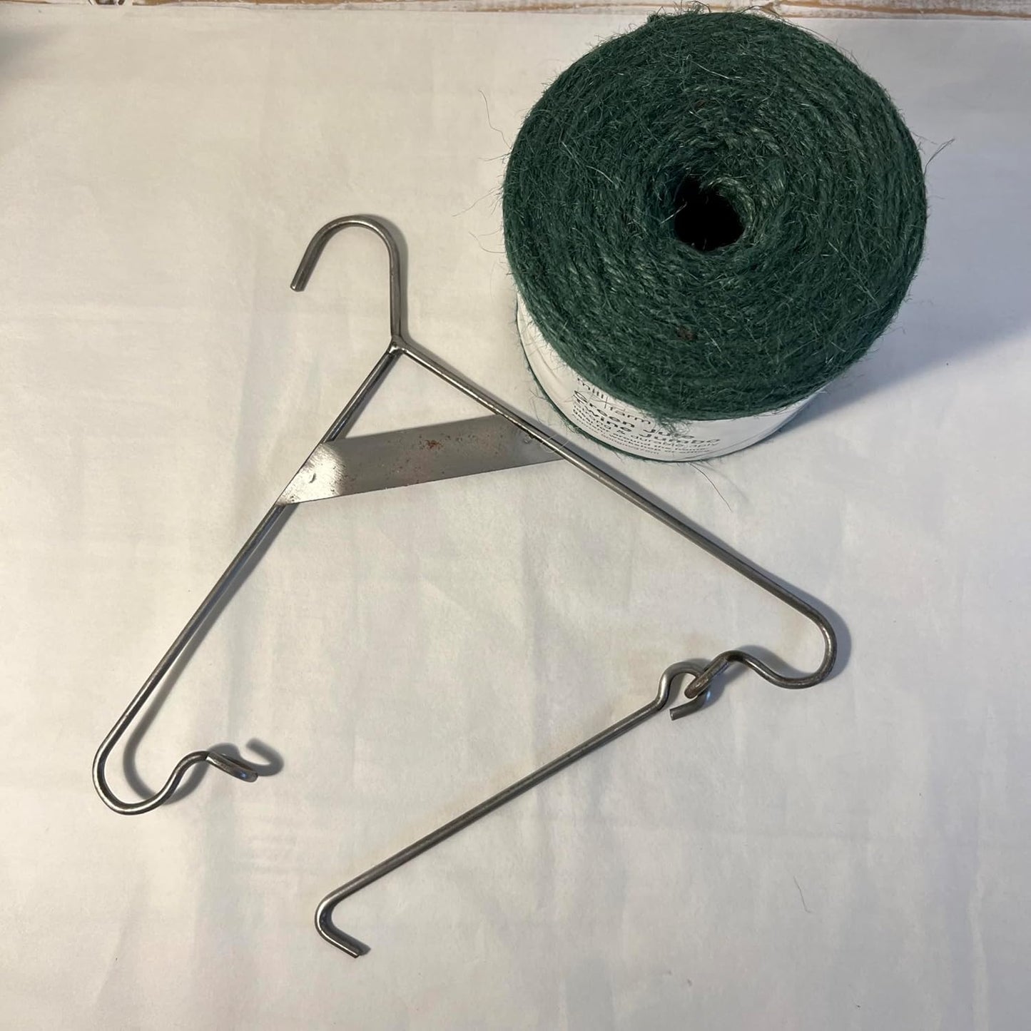 Cast iron hanging jute string dispenser garden accessory | Garden accessory | Supplied with 375m Green Jute Twine