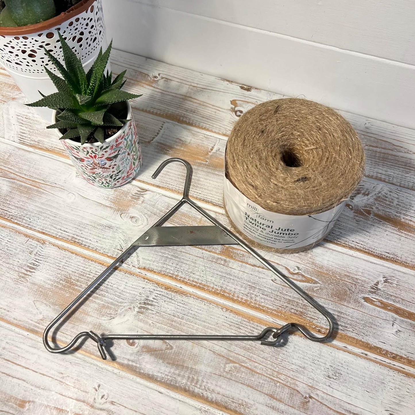 Thorness Cast iron hanging jute string dispenser garden accessory | Garden accessory | Supplied with 375m Natural Jute Twine, 18cm (H) x 20cm (W), 30263