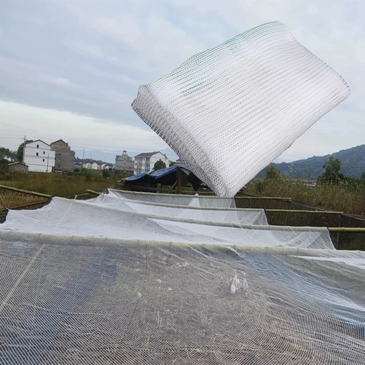 Heavy Duty Hail Netting for Garden - HDPE Mesh Cover for Fruit and Vegetable Protection - Weather-Resistant and Tear-Proof Design Reusable Floating Row Cover Net(2 x 5 m/6.6 x 16.4 ft) - Colors A