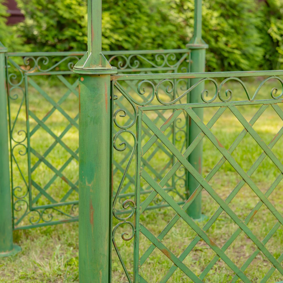 9.5ft T Iron Garden Arch with Embellished Trellis London 1820" (Antique White)
