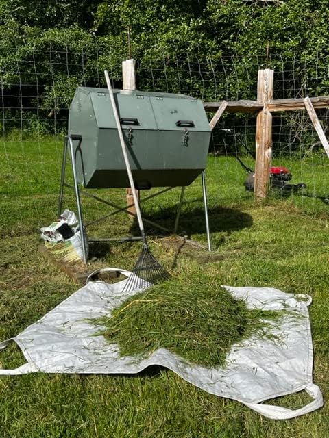 5' x 5' Heavy-Duty Utility Tarp with Reinforced Handles – Waterproof, UV-Resistant Poly-Woven Cover – Ideal for Yard Work, Home, Garden, Construction, Camping & Trailers