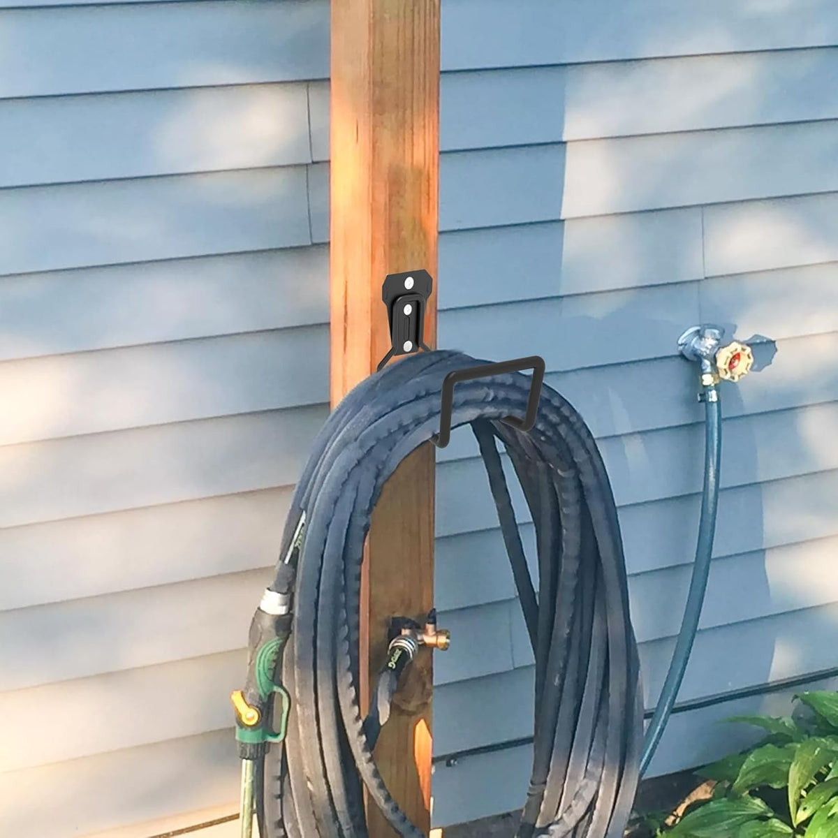Metal Garden Hose Holder Wall Mount – Heavy Duty Water Hose Hanger for Outside Yard, Sturdy Hose Holder for Garden Hose, Hose Storage Hook for Extension Cord, Garage & Backyard