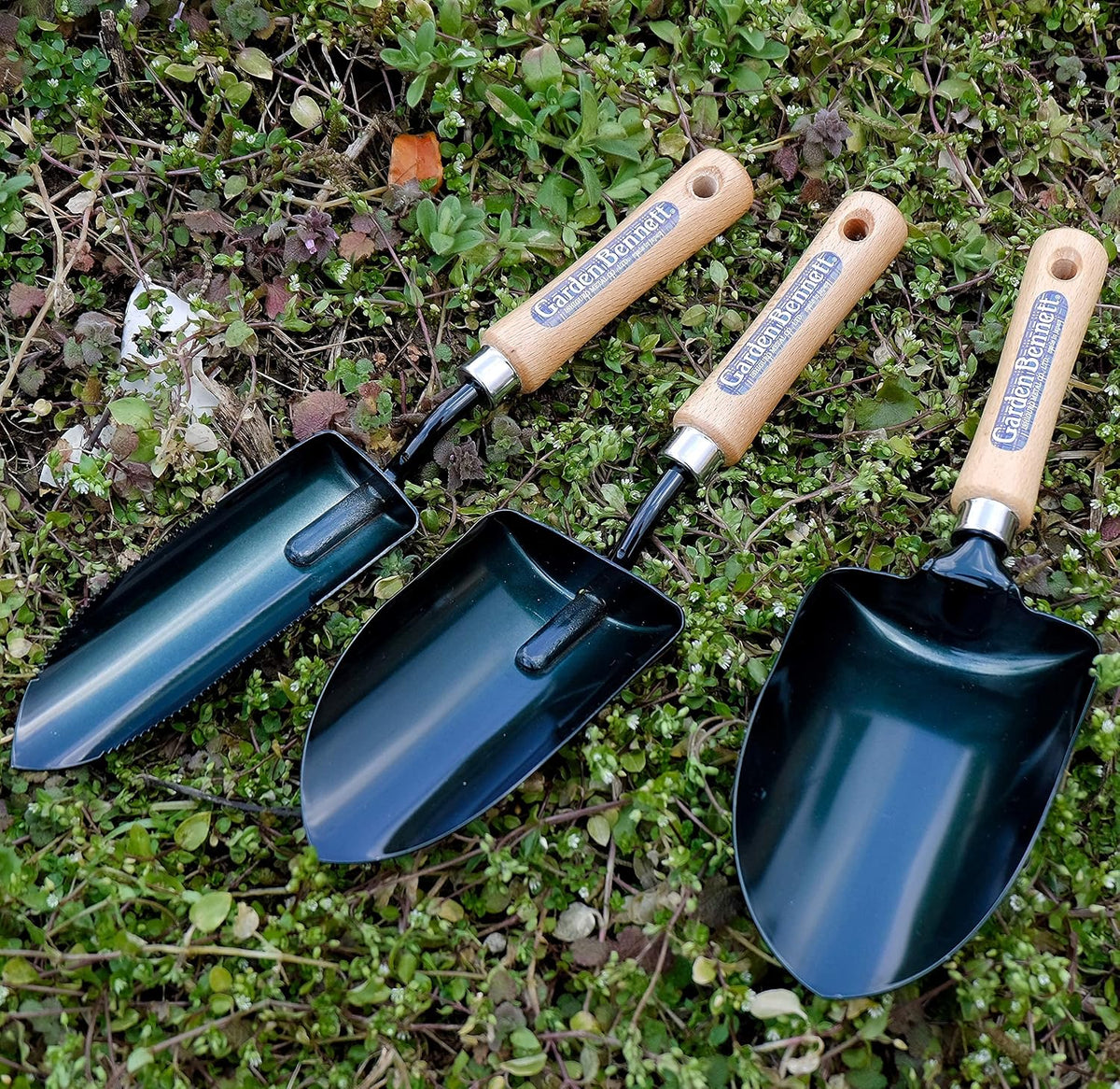 Soil Scoop Garden Tool, Large Loose Soil Scooper Tool for Transplanting and Gardening, Heavy Duty Japanese Steel Balde, Wood Handle, Made in Japan