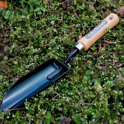 Soil Scoop Garden Tool, Large Loose Soil Scooper Tool for Transplanting and Gardening, Heavy Duty Japanese Steel Balde, Wood Handle, Made in Japan