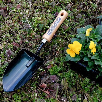 Soil Scoop Garden Tool, Large Loose Soil Scooper Tool for Transplanting and Gardening, Heavy Duty Japanese Steel Balde, Wood Handle, Made in Japan