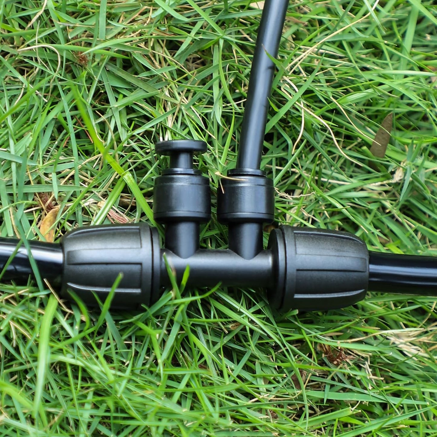 30 Pack 1/4 Inch Drip Irrigation Stakes, Plastic 1/4 Drip Irrigation Tubing Stakes for Secure Tubing Fixation, Garden Hose Support Stakes for Vegetable Flower Beds Lawn Supplies