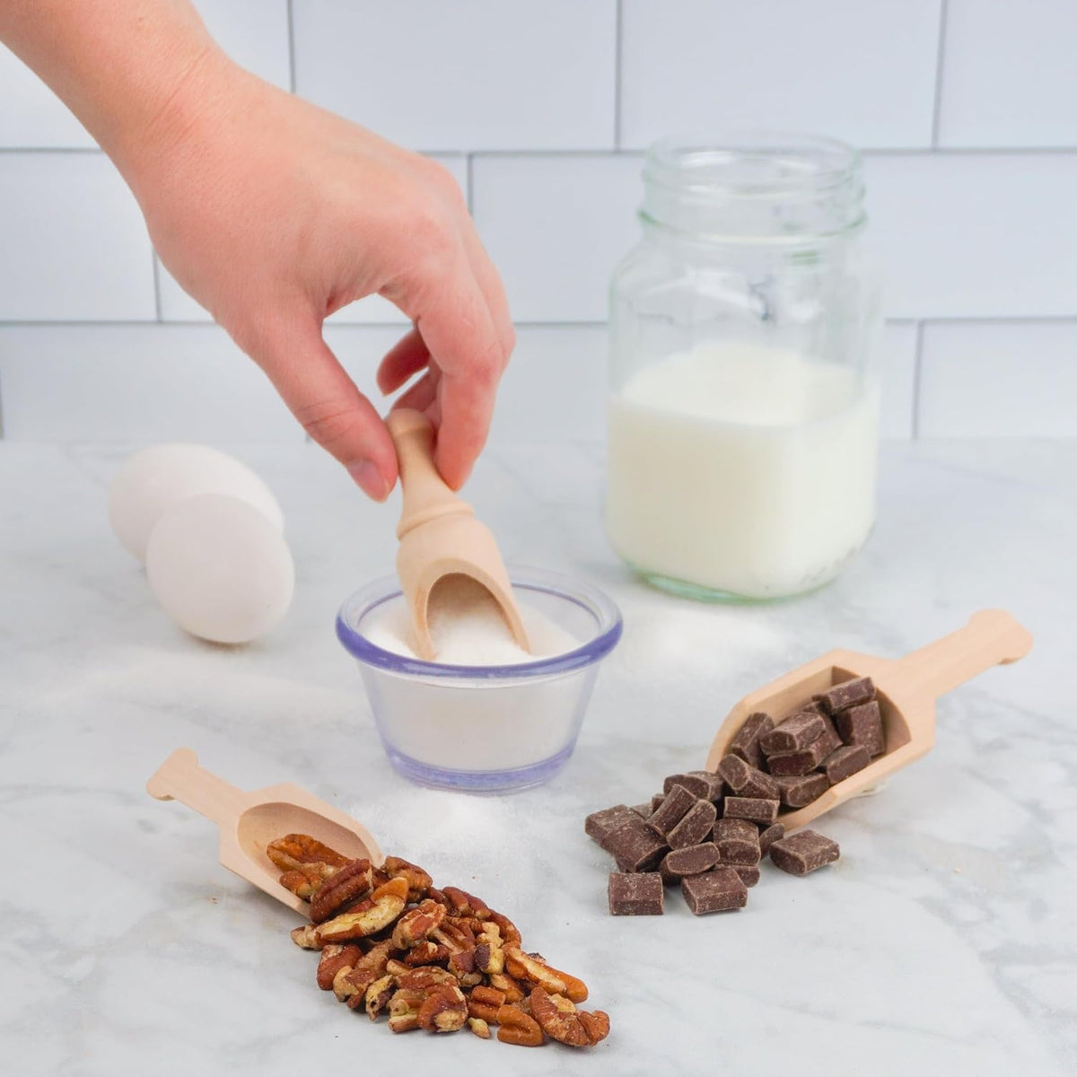 1/2 Cup Ice Scoop for Freezer Ice Machine Bucket, Wooden Pet Cat Dog Food Measuring Scoop, Half Cup Feed Soil Garden Scoopers, Candy Scoops for Candy Buffet Canisters & Jars, Pack of 3