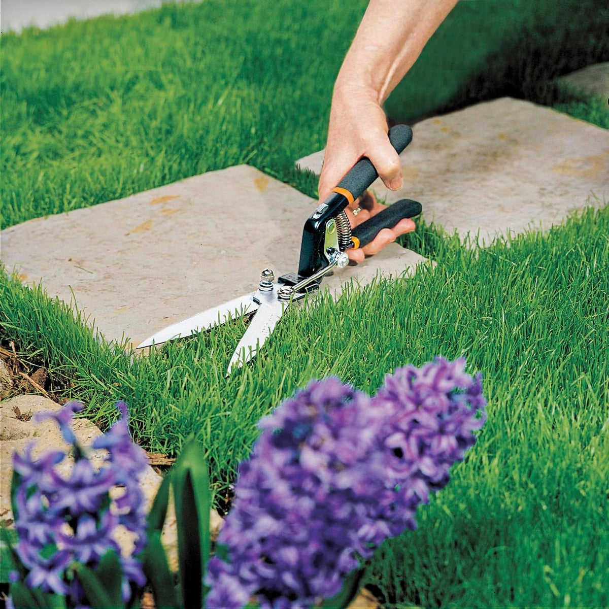 Garden Swivel Grass Shears, Rotating Blades for Precise Lawn Edging, Spring-Action Handle, 5", Black/Orange