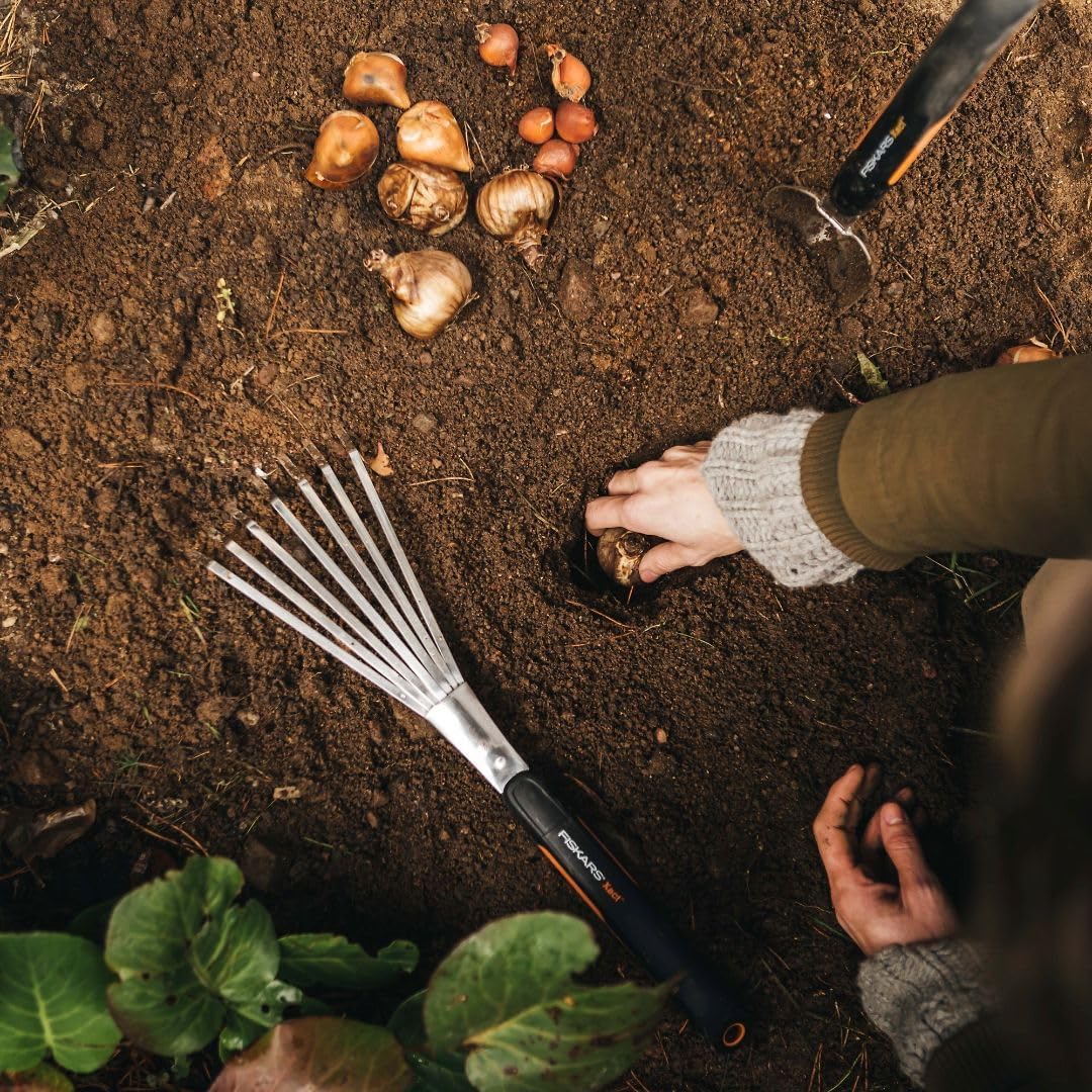 Xact Hand Rake, Ergonomic Handle for Heavy Duty Gardening