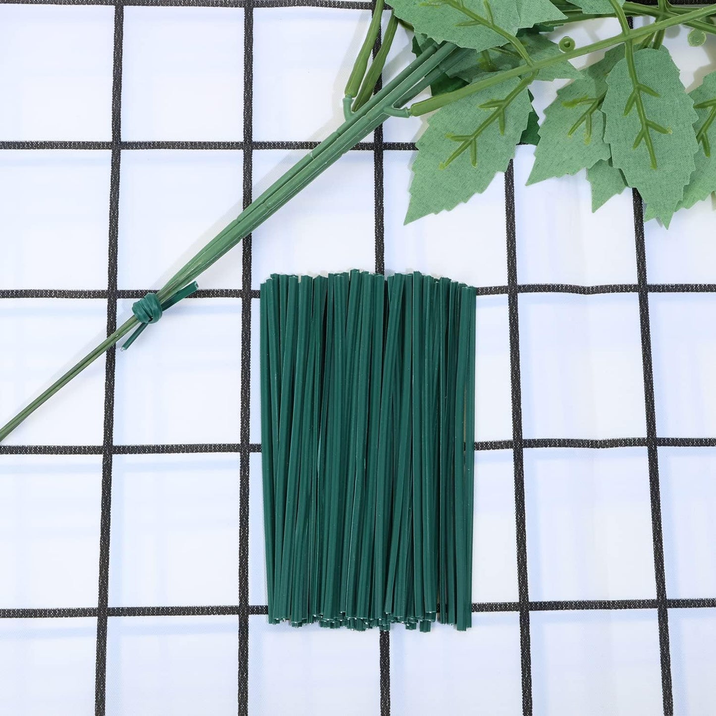 80pcs plastic Twist Ties Plant Ties Reusable Bread Twist Ties cake pop ties Cable Ties Candy Ties for Bags 4 Inch (Purple)