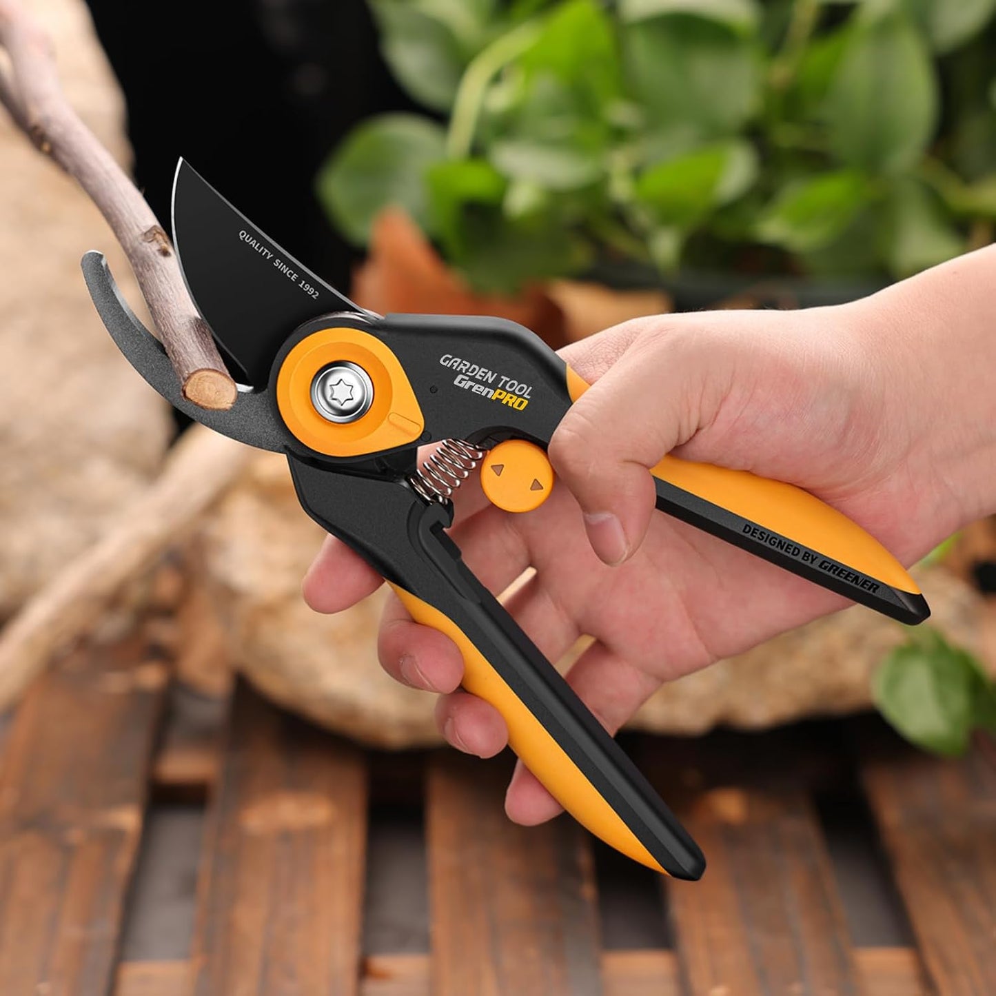 Heavy Duty Bypass Pruning Shears, 8.6", 1.38" Capacity, Orange