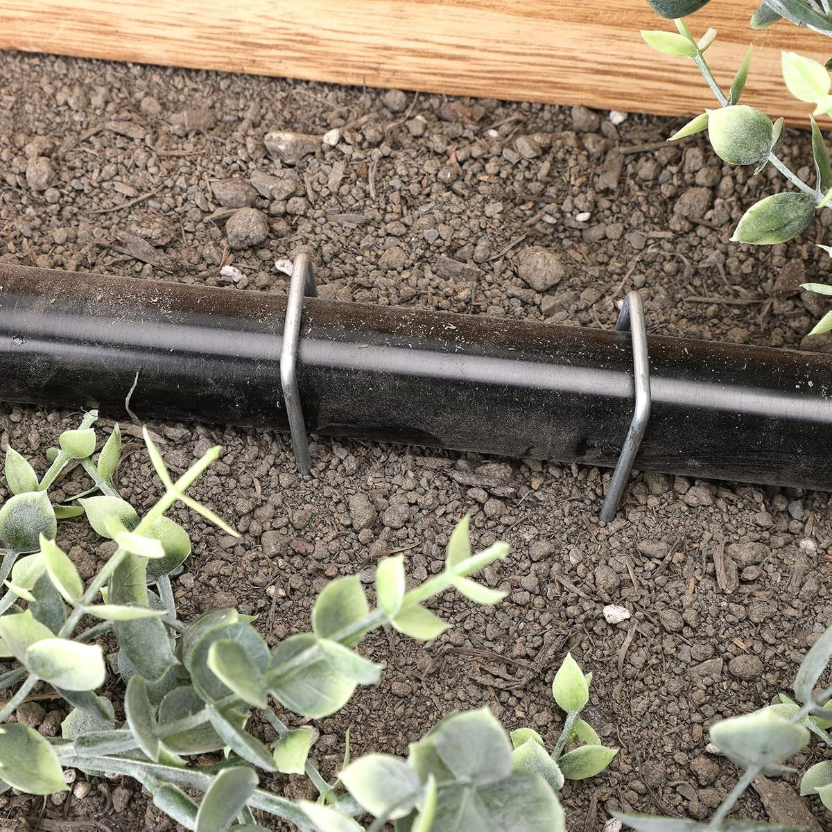 75 Pack Landscape Staples 4 Inch, 12 Gauge Garden Stakes