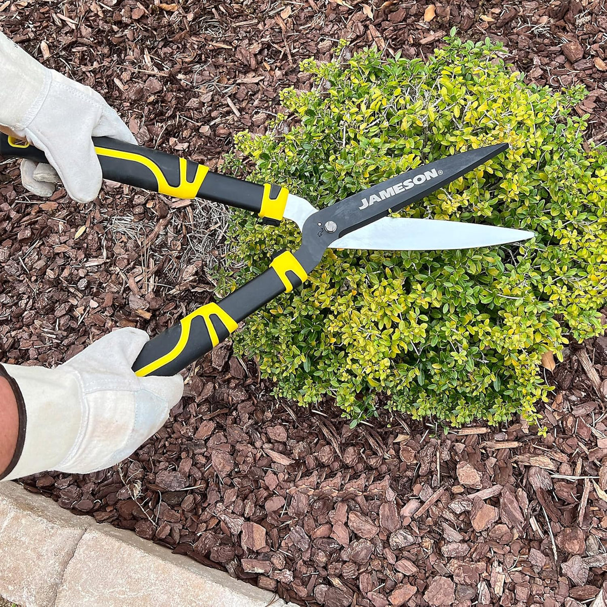 Heavy-Duty Hedge Shears – 23″ with Ultra-Sharp Non-Stick Blades, Lightweight Aluminum Frame, and Shock-Absorbing Grip
