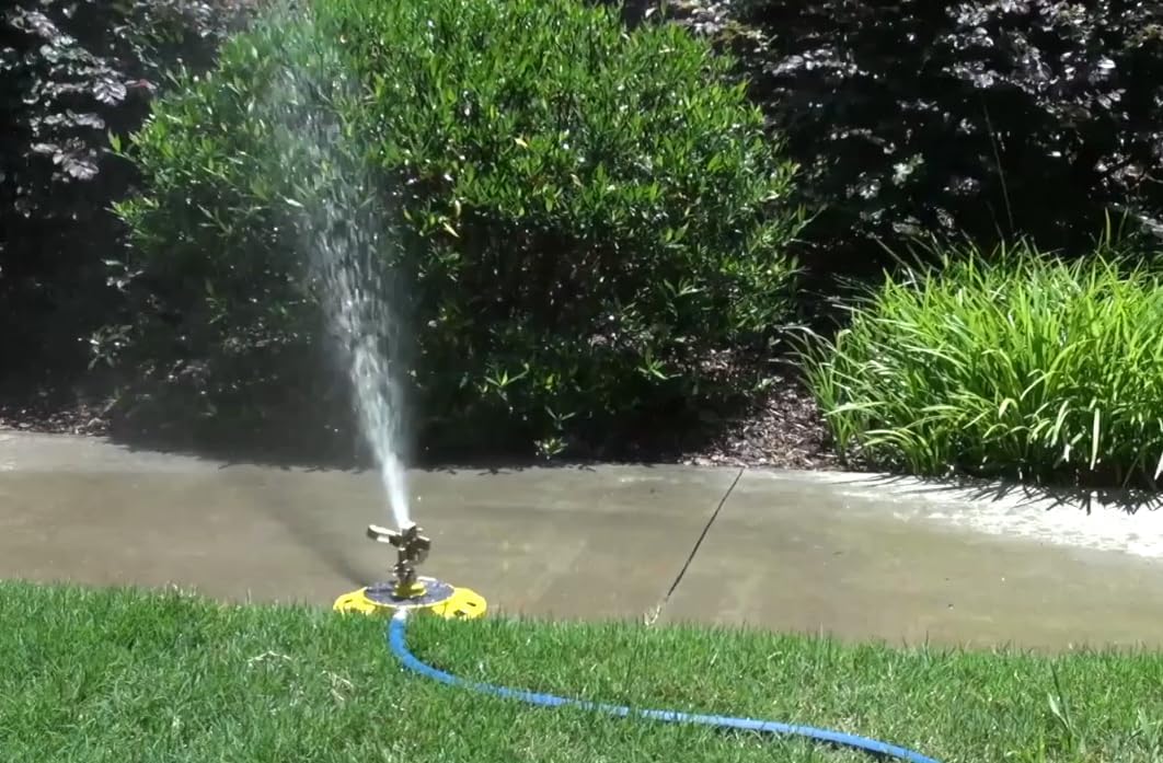 15081 Circular Base Impulse Sprinkler with a Heavy-Duty Metal Base, Red