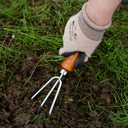 Japanese Hand Rake Garden Tool - Japanese Steel with Wood Handle - Small Rake for Leaves, Handheld Garden Cleaning Tool - Made in Japan