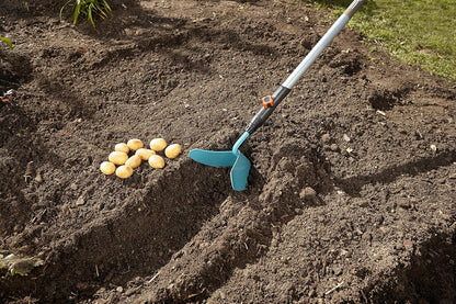 combisystem Draw Hoe: Garden Hoe for Weeding and loosening the Soil Under Great Loads, 12 cm Working Width, Rust-Free Stainless Steel Blade, fits on combisystem Handles (3192-20)