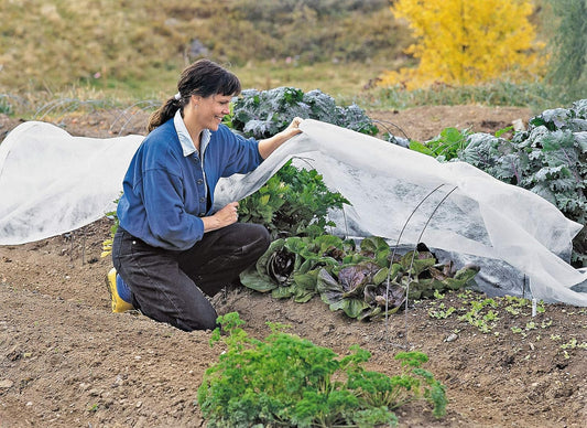 GardenQuilt Row Cover 6' x 50' | Protects Plants & Vegetables from Wind, Frost & Cold Protection | 70.7% Light Transmission & Water-Permeable Fabric