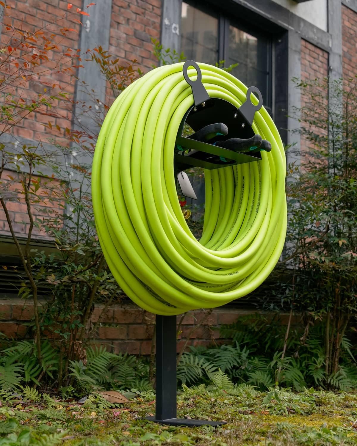 Garden Hose Holder Stand for Outside with Tool Organizer Heavy Duty Thickened Carbon Steel (Deep Grey, Without Faucet)