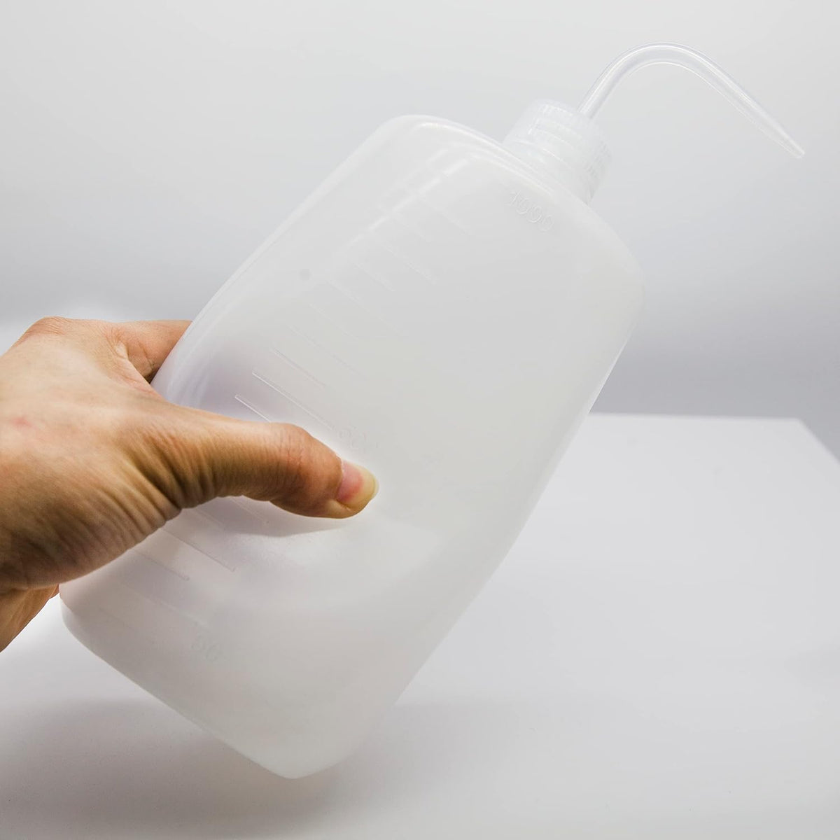 Oubest Squeeze Bottle 1000ml 32oz Wash Bottle Succulent Watering Can LDPE Plastic Squirt Bottle for Irrigation Plant, Medical Lab, Tattoo Supplies 1pc