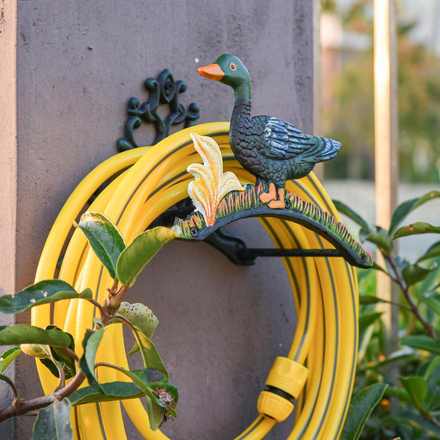Heavy Duty Cast Iron Garden Hose Holder | Water Hose Hanger Wall Mounted | Decorative Indoor Outdoor Hose Rack Reel | 50FT 75FT 100FT Water Hose Bulter Storage | Lovely Frog Metal Hose Stand