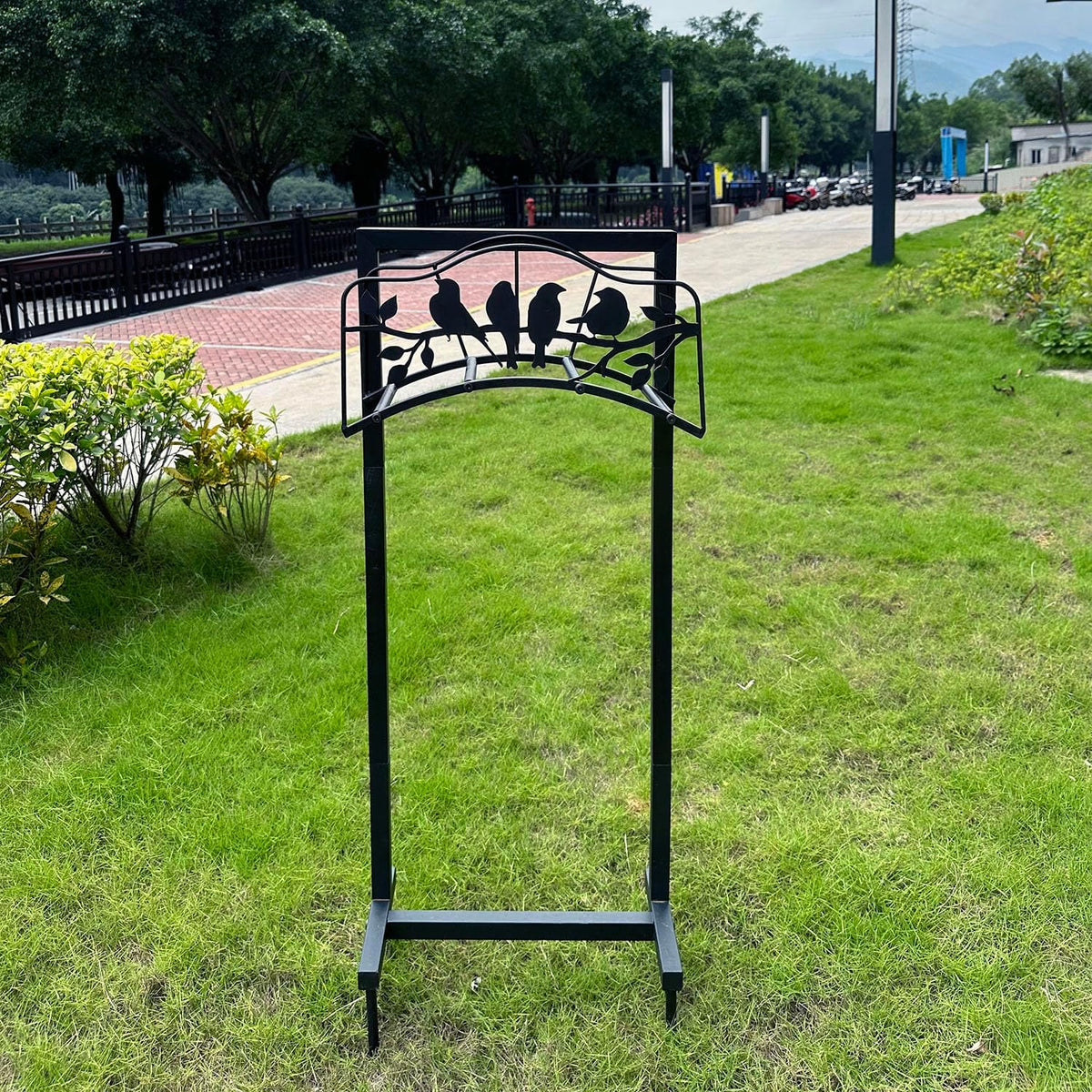 Garden Hose Holder Freestanding with 4 Spikes, Detachable Heavy Duty Water Hose Holders Stand, Reinforced Garden Hose Storage Rack for Lawn & Yard