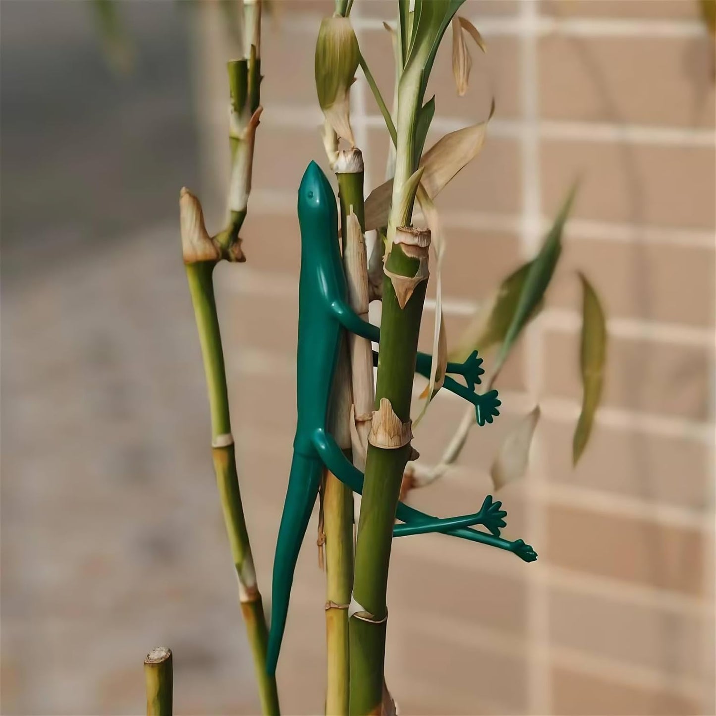 Cute Plant Cable Ties 18 Pcs, Reusable Garden Flexible Wire Tie, Cartoon Animal Shapes Garden Supports Soft Twist Plant Ties, Soft Rubber Wrapped Wire Tie Branches Wire Tie (Standard, Lizard Shape)