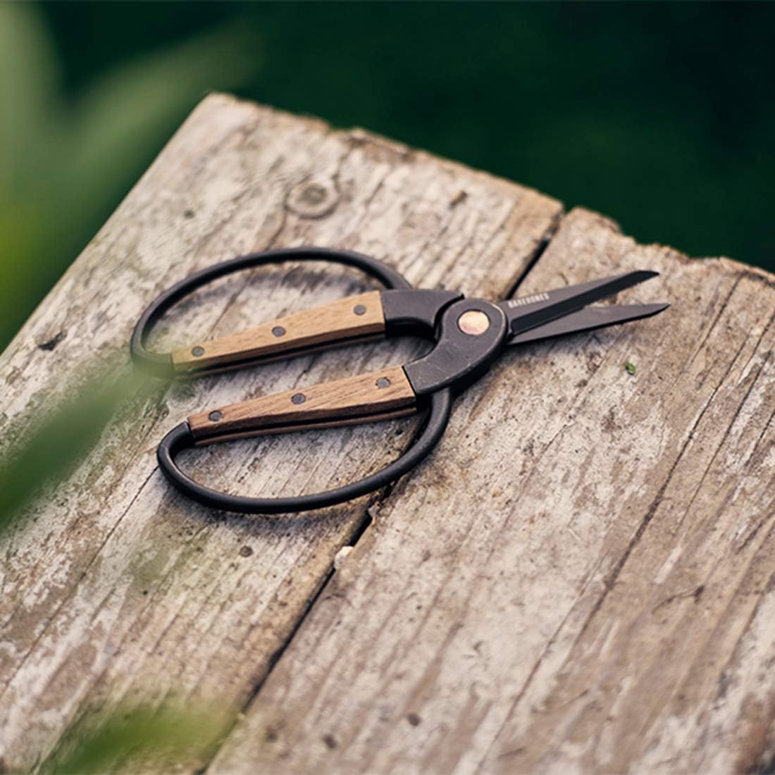 Garden Scissors - Walnut Scissors - Garden Supplies and Indoor Plant Accessories - Plant Shears with Wide Handles - Comfortable Fit Hand Pruners (Large)