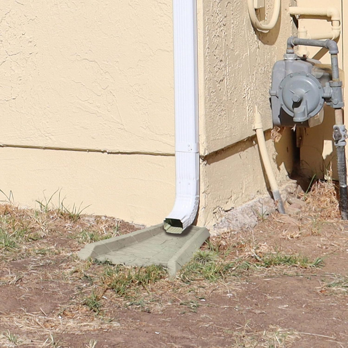 Easy Assembly Downspout Splash Block, Poly Composite, Light Taupe