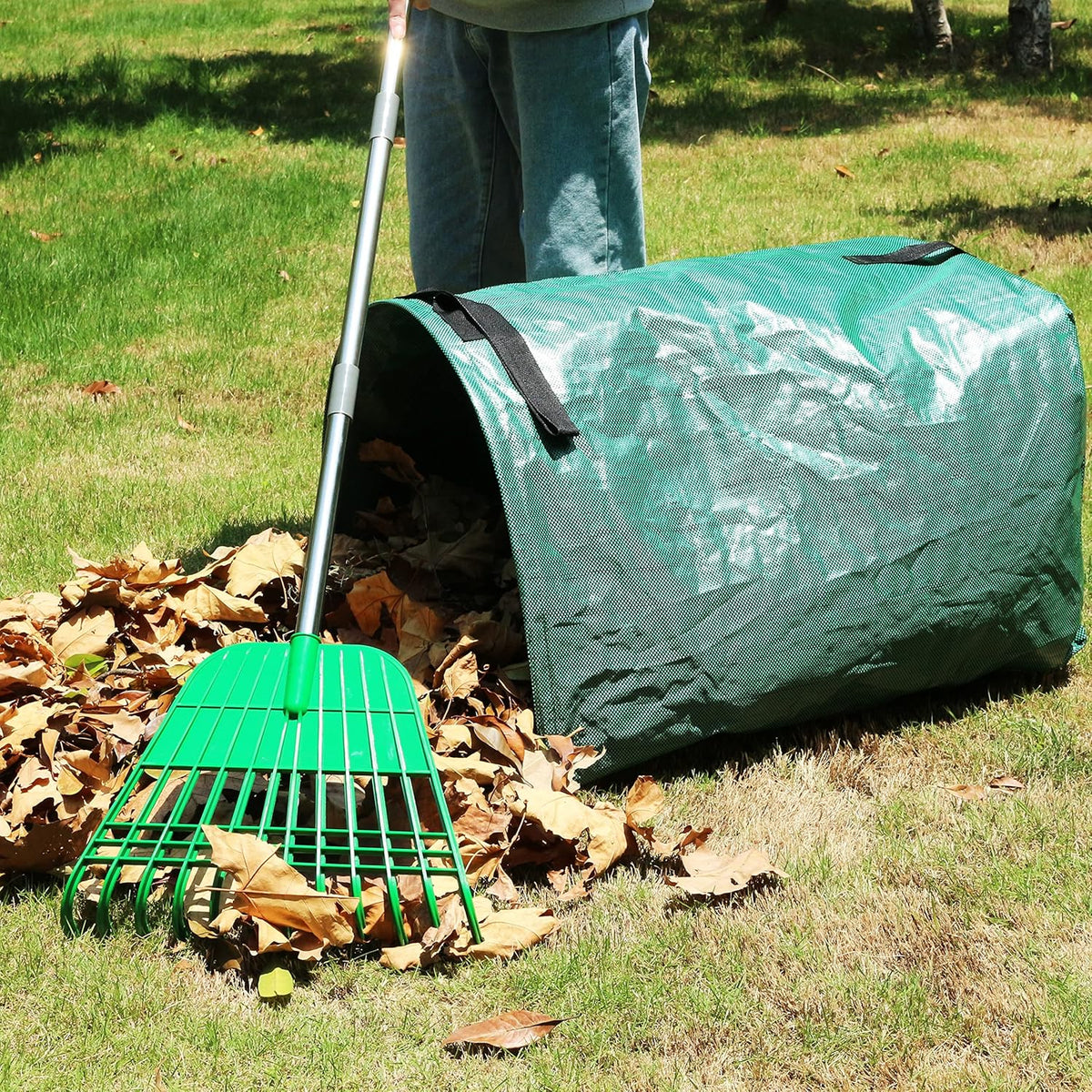 12 Tines Gardening Leaf Rake, Lightweight Steel Handle, Detachable, Ideal Camp Rake, Comes with Dustpan-Type Garden Bag
